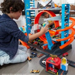 Hot Wheels Ultieme Garage + 2 Auto's 12 Hot Wheels Ultieme Garage + 2 Auto's -Speelgoed Verkoopwinkel 1885173 7d105509