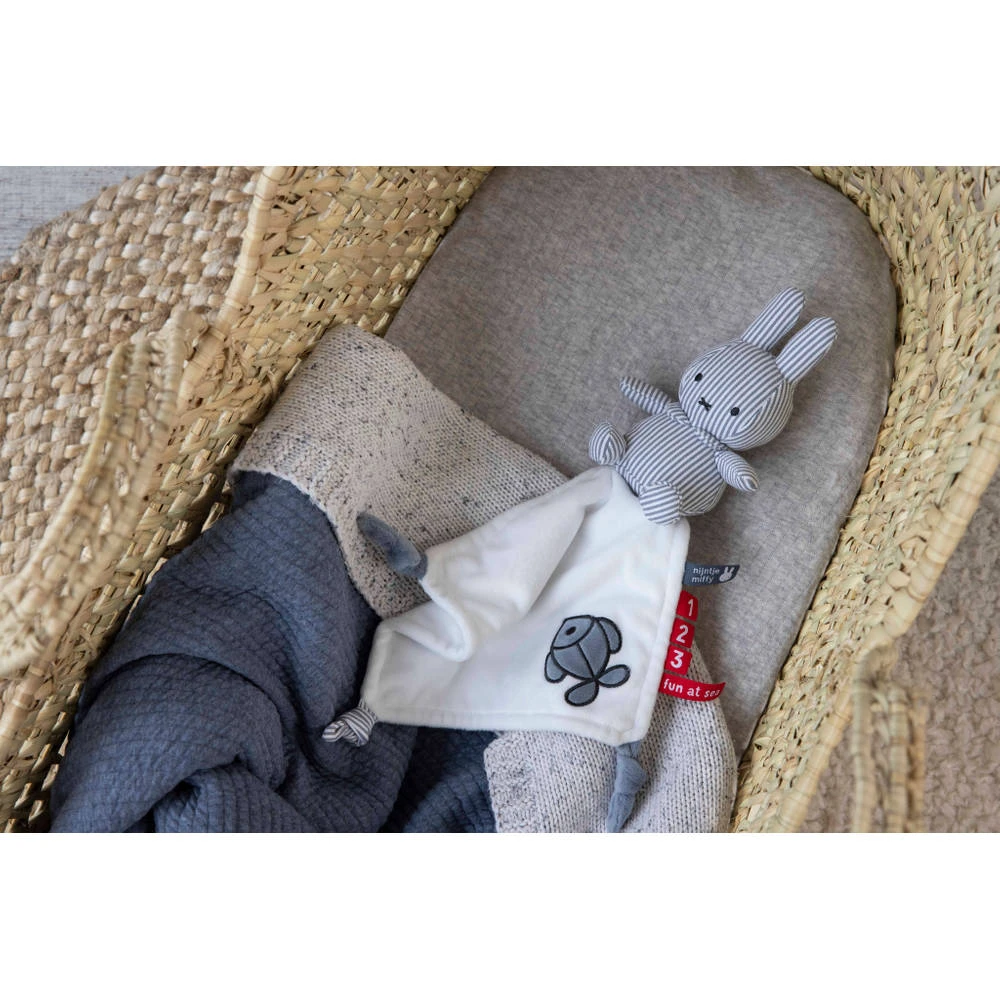 TiAmo Nijntje Fun At Sea Knuffeldoekje 5 TiAmo Nijntje Fun At Sea Knuffeldoekje - Afbeelding 3